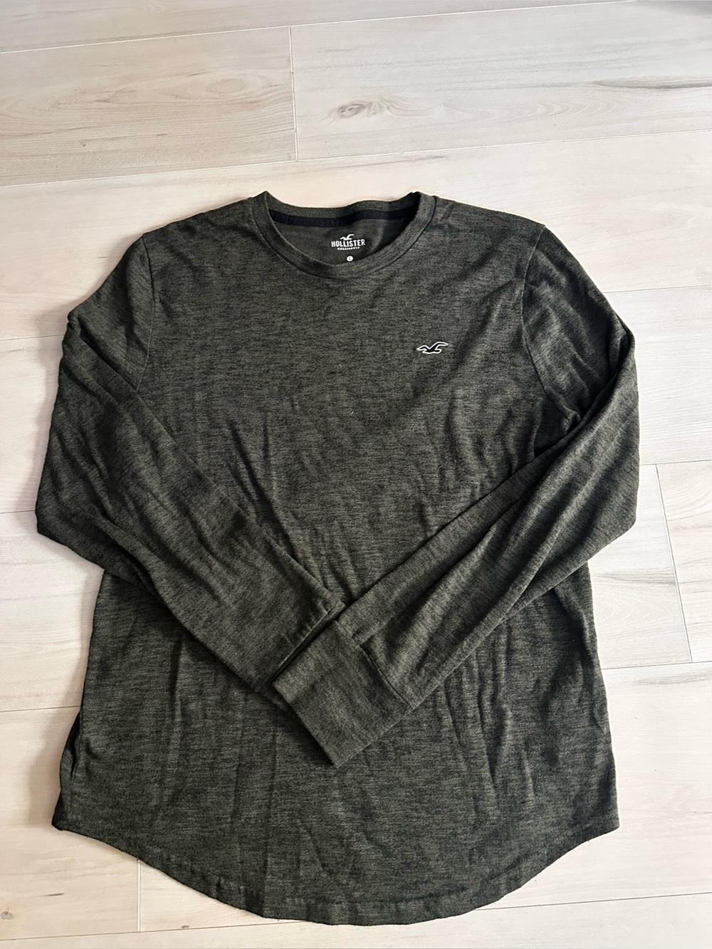 Hollister Men's Long-Sleeve Crewneck Size Large 0066